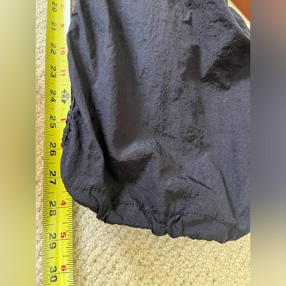 Aritzia TNA Black Relaxed Fit Lightweight Drawsyting Elastic Waist Pockets - Picture 6 of 6